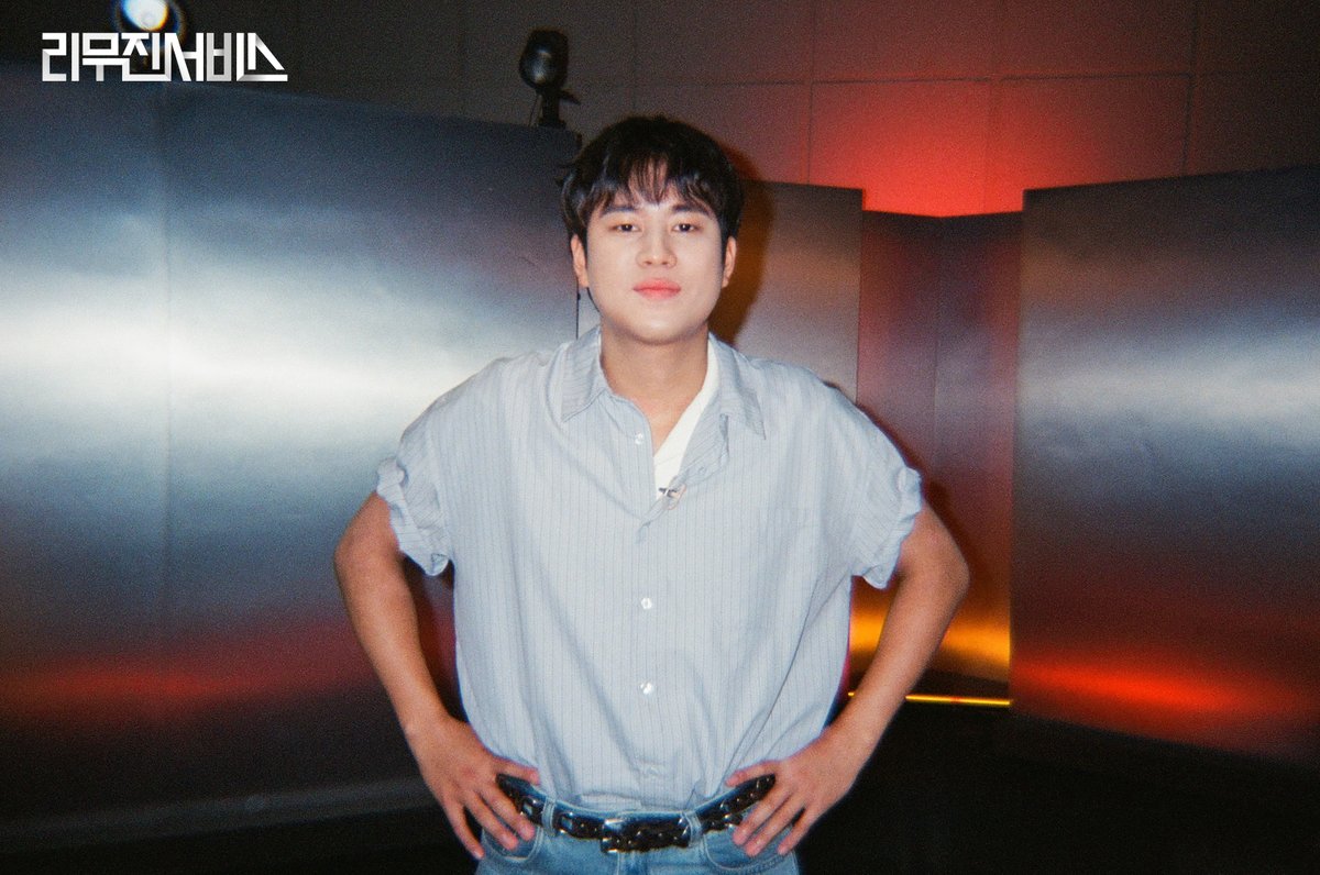 mujin_plz's tweet photo. 우리 MC는요 … 
감상평을 맛깔나게 잘하구요🧡
재채기도 시~원하게 하구요🧡

그런 무쥔장 보면
아츄!!!!!!! 🤧
재채기가 나올 것 같아~🎵
우리의 마음이 우리의 사랑이
더 이상은 삼키기 힘들어💦❤️‍🔥

#이무진 #LEEMUJIN 
#리무진서비스 #LMJSV https://t.co/RjQteMDP5t