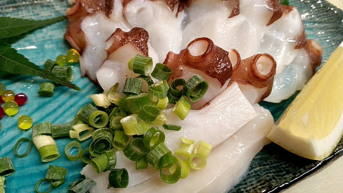 kogomian's tweet photo. 夜のおすすめです
久々　#水ダコ　お造りでありますよ〜
鮎もまだまだ！
本日もお待ちしてます☺
#鮎の塩焼き　#金時草
#練馬居酒屋　
#桜台居酒屋　
#練馬ランチ　#桜台ランチ https://t.co/GnuCKzJOMI