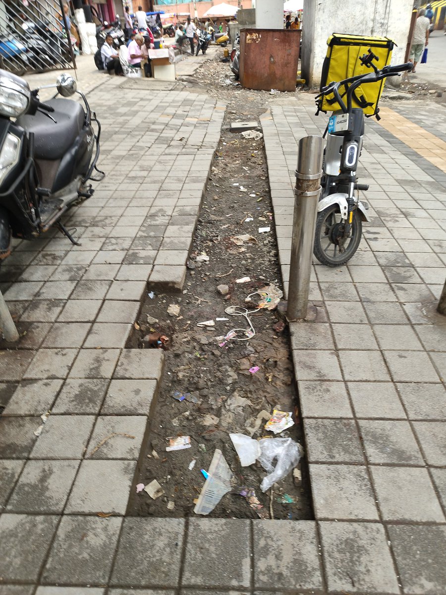 shaileshydv's tweet photo. @mahanagargas this u DIG outside our socuety: Kalpavruksh Heights, Lalji Padha, Kandivali West, Mumbai. Who will fill it? It is causing too much problem for us https://t.co/zFDLfxvzv9
