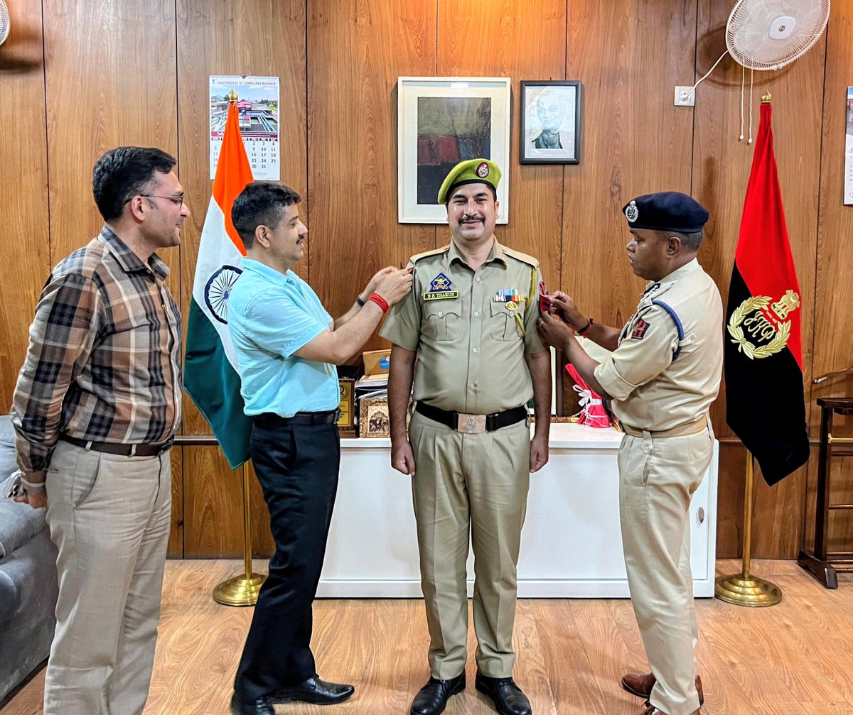 igp_jammu's tweet photo. T-147
IGP Jammu officiated the piping of promoted HC Bodh Raj Thakur at ZPHQ Jammu and congratulated the promoted official, emphasizing that every promotion brings greater responsibility, accountability, and professional commitment. https://t.co/M3zFo5fubq