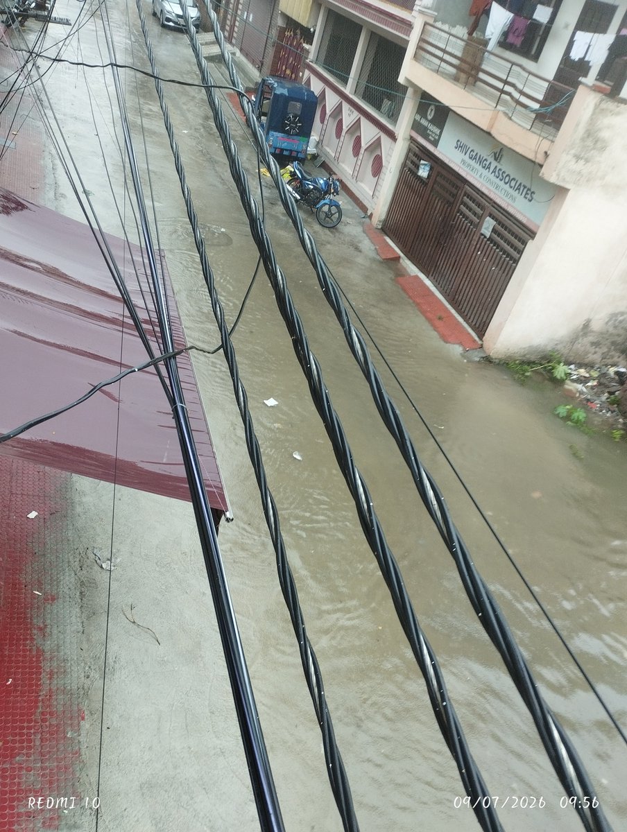 Kediaadeepak's tweet photo. @pushkardhami @DmHaridwar @DMOHaridwar @DistrictAdmini4 Sir Ganesh Puram Colony Ka Hall Dekho Pani Nikalne Ka Koi Option Hi Nahi Hain Kuch Kare Adhikari Ji https://t.co/Sfu7NCfFBI