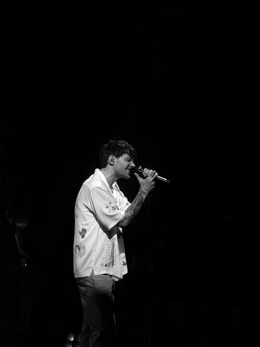 ninaxpalumbo's tweet photo. 🩷 was such a great show @Louis_Tomlinson  @LTHQOfficial #HDIGH #MSG https://t.co/6SJTdbPSXf