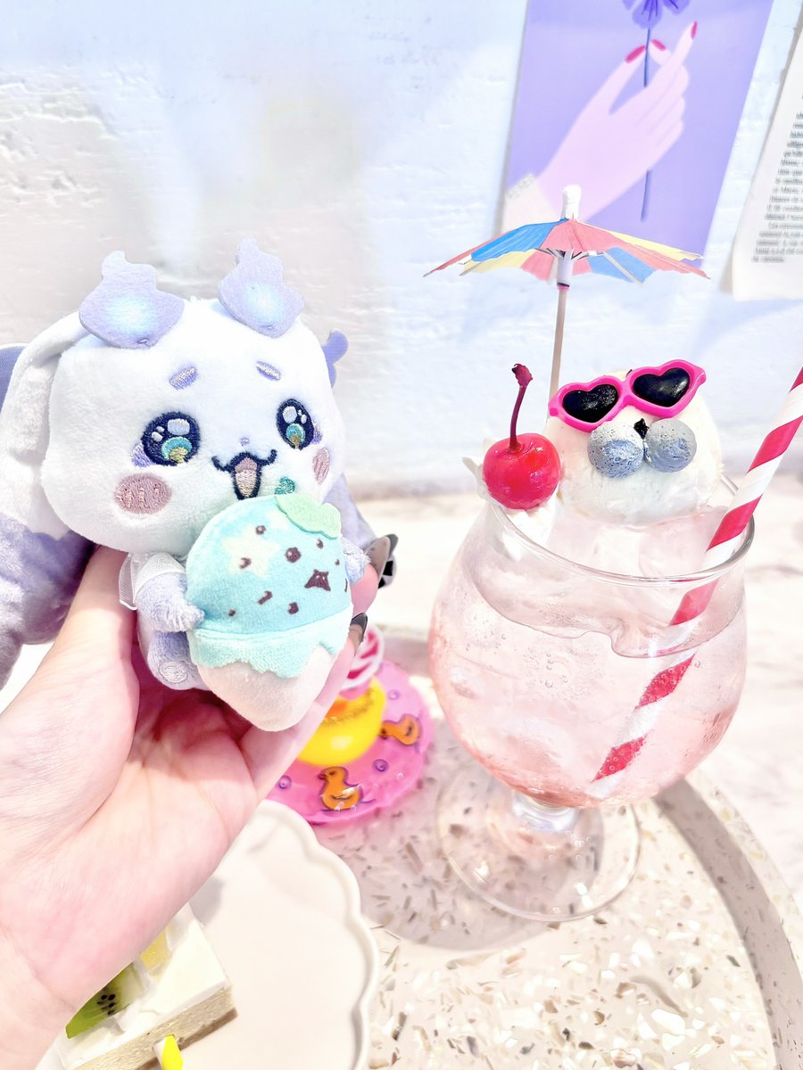 U_ttyuu's tweet photo. #見るんるん
一目惚れしたカフェ連れてったよ〜！
やっぱりアザラシに似てる https://t.co/sn5SPxrLw2