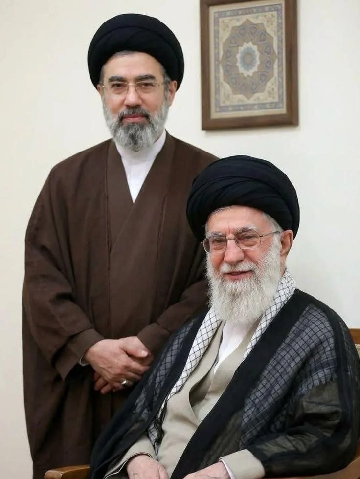 AAmir_1400's tweet photo. رهبرم، نبودنت یک جای خالی نیست؛ یک دلتنگی بزرگ در دل یک ملت است.
#ازبیت_تابهشت
#بدرقه_تابهشت https://t.co/C4YR90YEAr