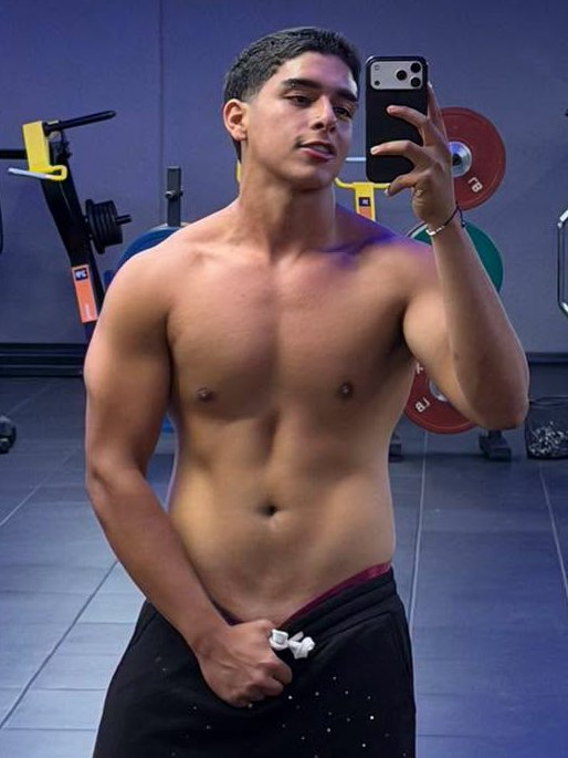 lacabraperuana's tweet photo. 🥵🥵🥵 https://t.co/yvdsz4X1j0