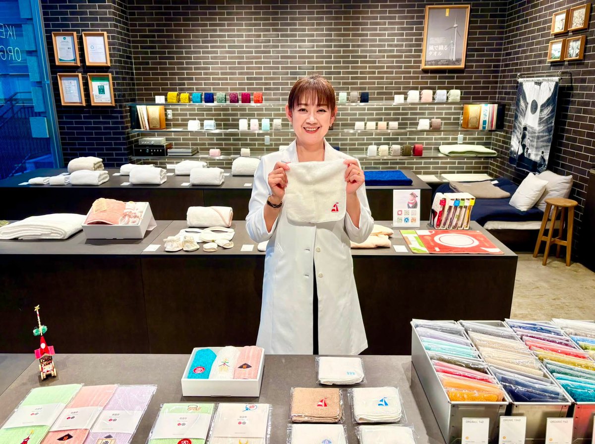 IKEUCHIORGANIC's tweet photo. 【入荷しました！】

夏に持ちたいタオルハンカチ。
今年はヨット柄を刺繍でお入れしました⚓️

ふっくらとした肌触り。吸水性抜群で汗をすーっと吸ってくれるオーガニックタオルハンカチ。

冷やしタオルとしてもお使いいただけます。
ぜひストアでご覧下さい♪

KYOTO STORE https://t.co/pVY0QxEY2W