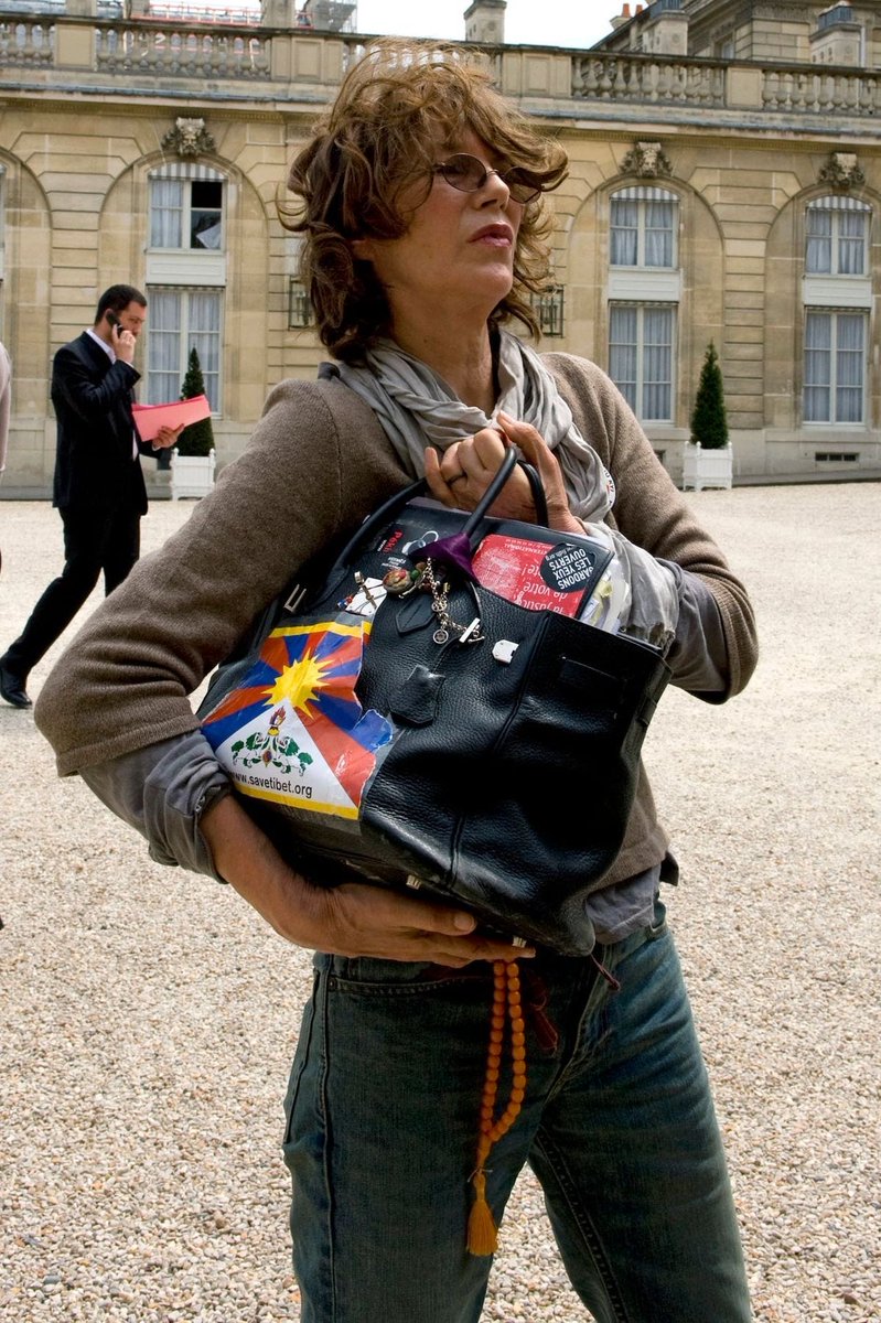 blume_jamess's tweet photo. Forever obsessed with the way Jane Birkin used her birkin https://t.co/0Xs7STcFkN