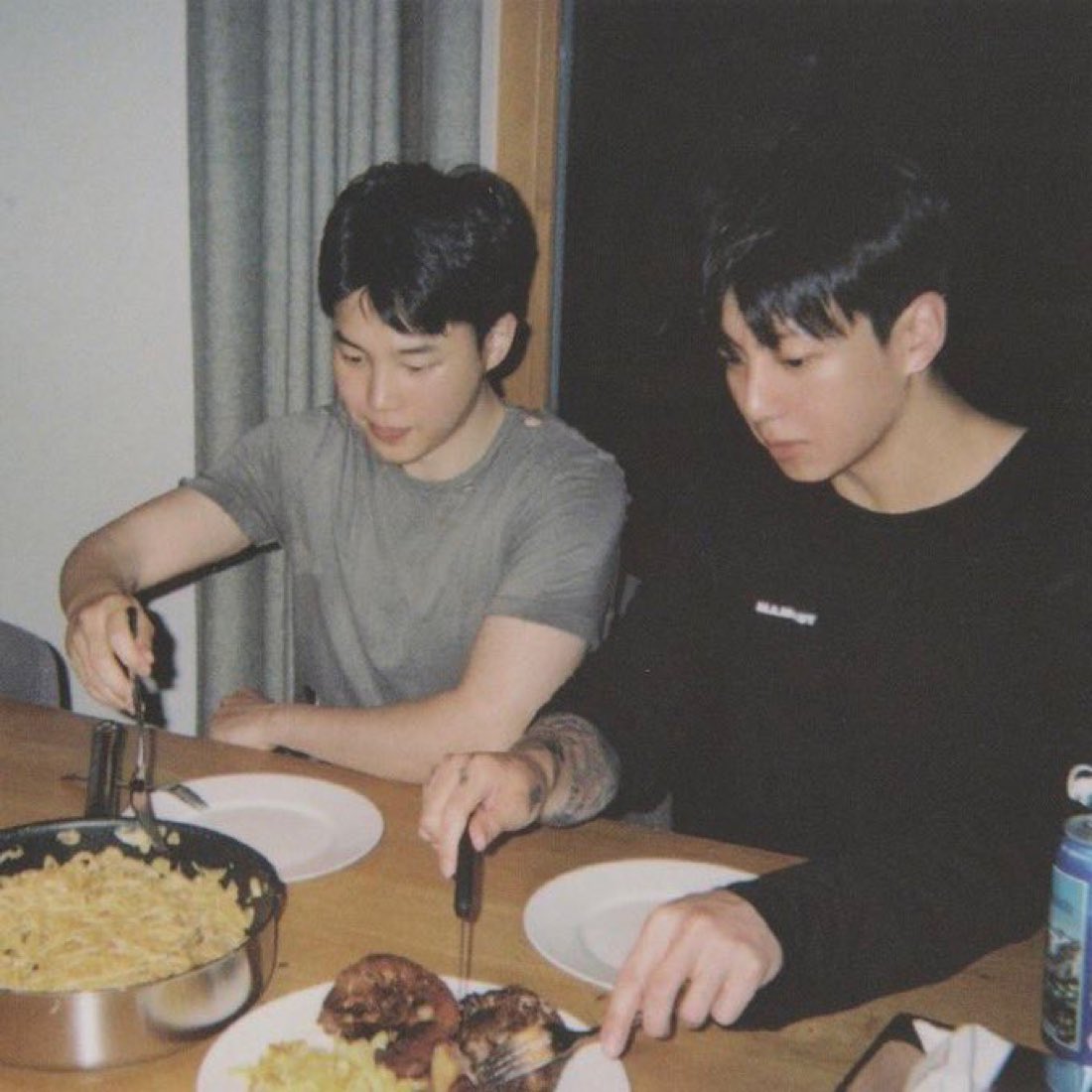 jimintobemine's tweet photo. เหมือนรูปภาพความทรงจำในงานแต่ง https://t.co/oa7ZnzHPix