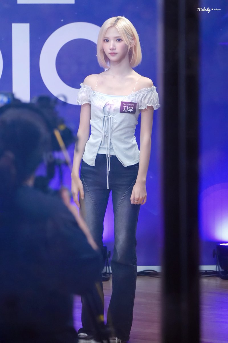 melody_jw907's tweet photo. 260708 저 이 피규어 살래요 #하츠투하츠 #Hearts2Hearts #지우 #JIWOO #최지우 https://t.co/avU1OlyOIh