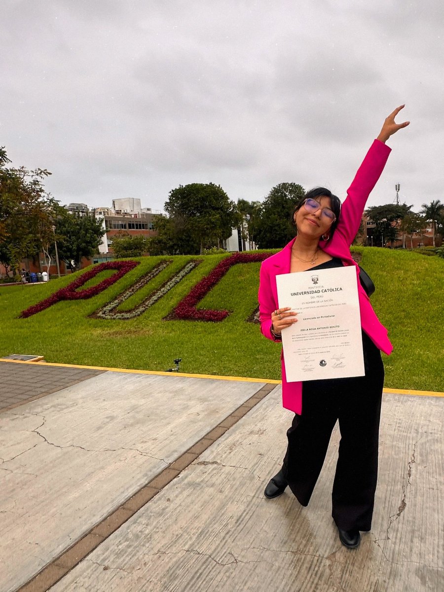 zoilaperiodista's tweet photo. El fin de una era ✨✨✨✨
Ahora sí, díganme licenciada 😌🌻
Pd: Agradecida con todo y todos!! #Caleta https://t.co/iuqjmuxoOT