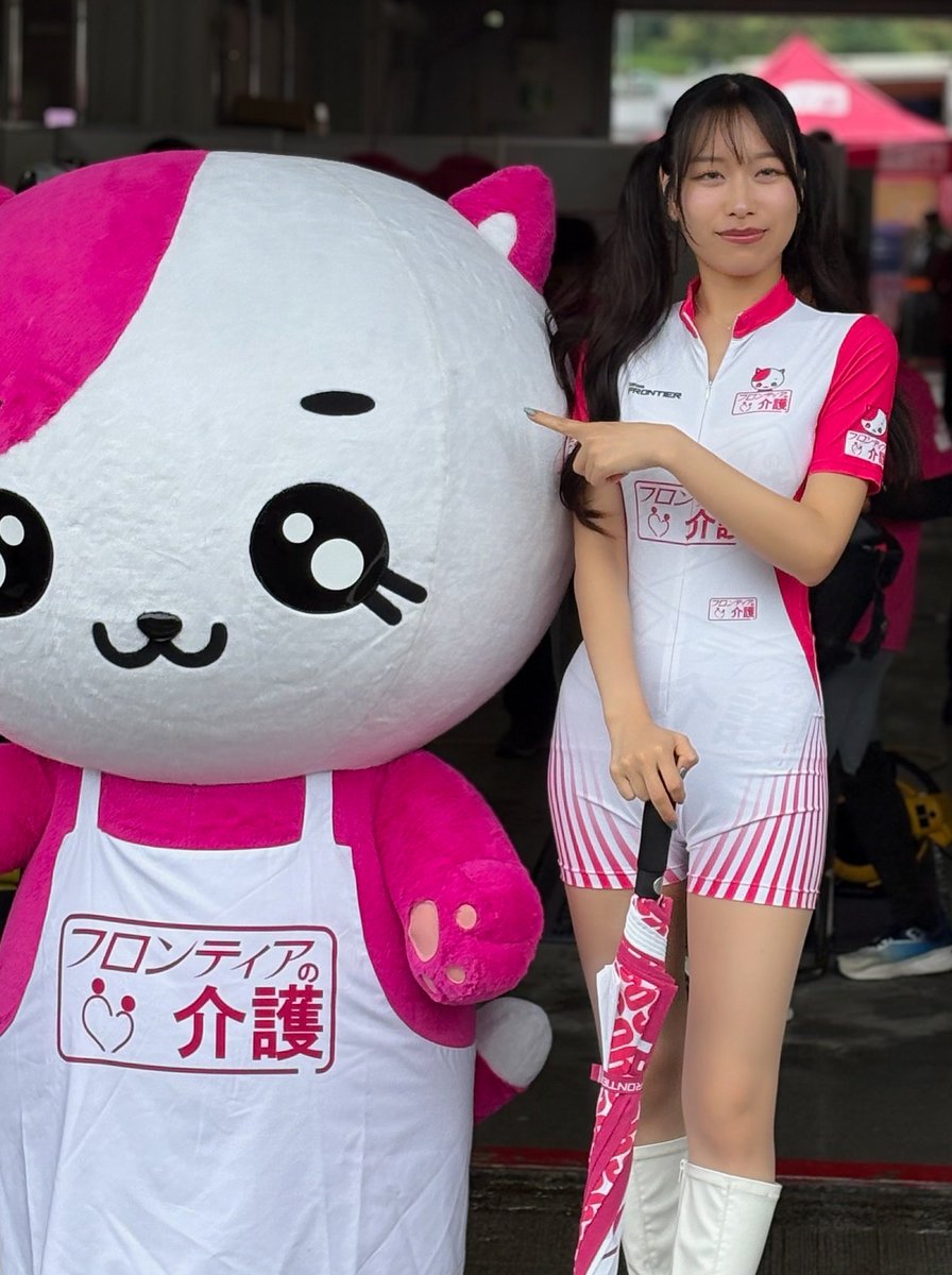 n_eitasan's tweet photo. 2026.07.05
Coca-Cola Suzuka 8 hours 2026 決勝日 ピットウォーク時に撮影
#山川紗希(@saki0702xx )さん
ご対応ありがとうございました。
#TEAMFRONTIER
#828号車
#レースクイーン
#鈴鹿8耐 https://t.co/rgW9kylWYb