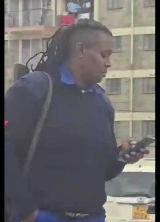 ogendo17696's tweet photo. A cop spotted in Nairobi patrolling,when did this start bytha.... Anyways be the judge guys.... https://t.co/mYqTo5W7iT