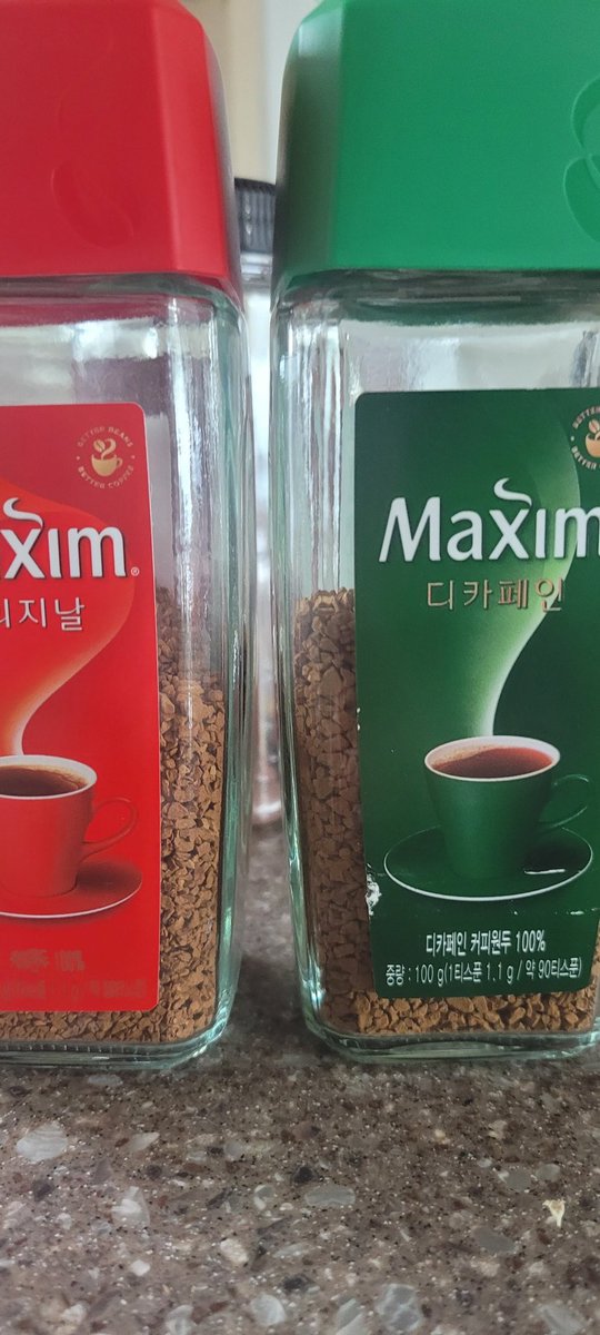 pichulia's tweet photo. 집에 그냥 커피가루랑 디카페인 커피가루 둘 다 있는데,
애 생기기 전에는 디카페인만 먹어서 카페인 있는거 언제 다먹지 걱정했는데 애기 태어나니까 카페인이 디카페인을 초월했다.... https://t.co/IJdcM0jBOB