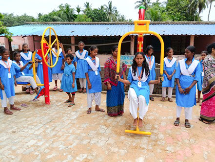 SDGOdisha's tweet photo. Local innovation is driving sustainable change!
Under the #SDGInnovationFund, Puri district has established Open Gyms in 5 residential schools, promoting fitness and student well-being. A simple, scalable initiative advancing #SDG3 & #SDG4 through #LocalizingSDGs.
#SDGsinAction https://t.co/Ss2CkyTsgc