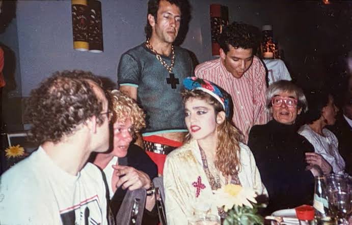 el_lipp's tweet photo. Tem muito filme bom sobre a história e o impacto da Studio 54 na era disco dos 70’s. Tomara que se interessem em fazer sobre os dance clube dos 80’s. Celeiro de artistas que moldou a cultura do século 20, quanta bagagem cultural a Madonna acumulou e (criou) ali. https://t.co/Vkg4SgKo3F