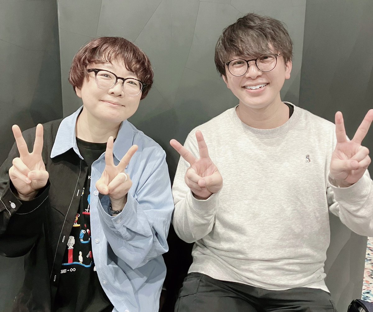 VOICE319's tweet photo. 外国映画のアテレコ現場でVOICE３卒業生が共演！　
（ぷろだくしょんバオバブ 加瀬英臣　ムーブマン 大蔵千穂）
東京で頑張っています🍀
ぷろだくしょんバオバブ　加瀬英臣
https://t.co/MMYPgjK2on
ムーブマン　大蔵千穂
https://t.co/9m0aVyPiqr
#声優養成所 #声優学校 #ナレーター養成所 #ナレーター学校 #演技学校 #アテレコ