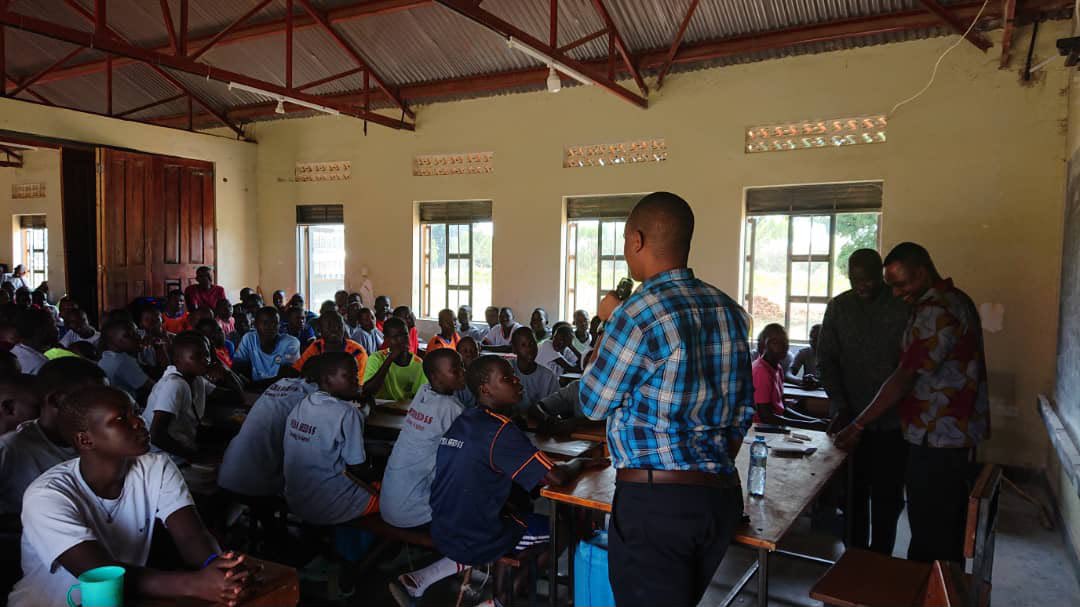 EseruPaul's tweet photo. Amuria District Patriotism Update – Day 4; Today’s sessions cover; Crime Prevention, Socio-Econ. Transformation &amp; History of Ug. across 23 schools.
The program is progressing well with great enthusiasm from learners and facilitators.Patriotism is the way to go! @KagutaMuseveni https://t.co/h6QzygYajy