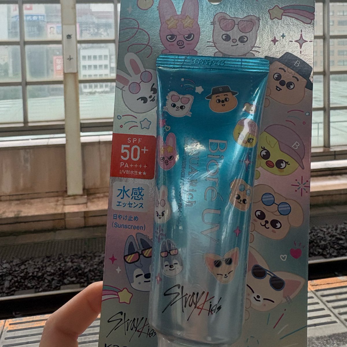 tae2_ipy's tweet photo. 先日の出先遭遇が嬉しすぎてお土産はサンカットクリーム🥹❗️（なお滞在時間:約2時間） https://t.co/ru2PKrdHp2
