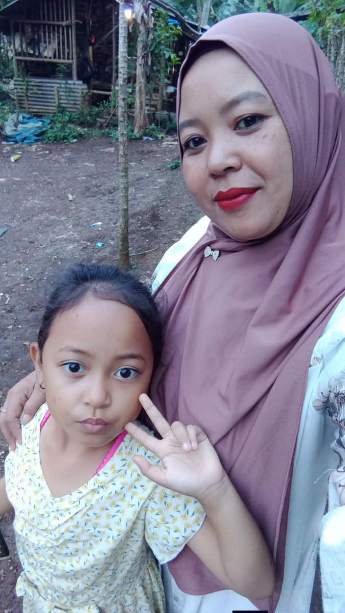 Panas_69's tweet photo. Pasti nikmat kalo bisa pejuhin langsung muka stw ini, apalagi kalo di sepongin sama anak nya juga, uhh bunda santria muka lu bikin sange💕💦 https://t.co/oXariZY4uJ