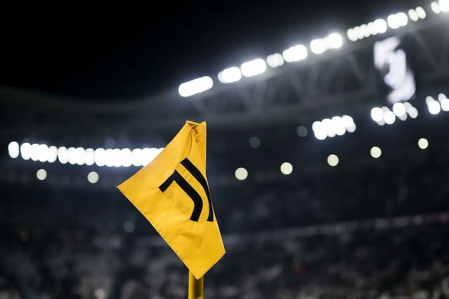 ZZilianismo's tweet photo. «Mariani? Vedo se va bene all’#Inter».
Nuove partite nel mirino, inchiesta su #Rocchi.
Quadro inquietante.
#Chinè avrebbe già aperto un fascicolo sulla #Juventus.
D’altronde, davanti a fatti così gravi, qualcuno deve pur pagare.
Intanto la @Gazzetta_it non perde tempo, pronto l’articolo di @garlando_luigi.
Giustizia.
RT se sei d’accordo.
#AJA #FJGC #SerieA