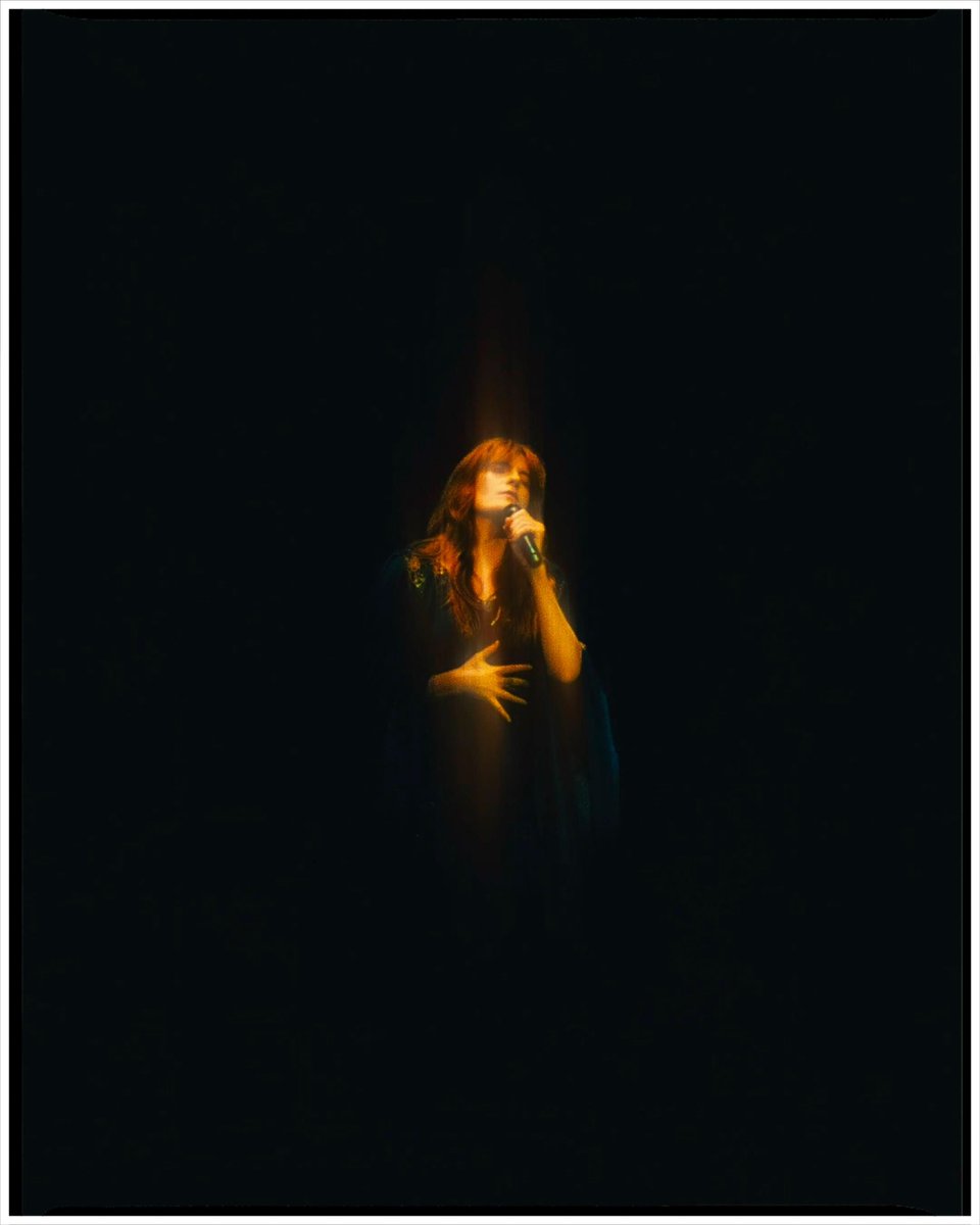 welcharchive's tweet photo. florence welch photographed by renato anelli at the i-days milano. https://t.co/UetaFO5xuc