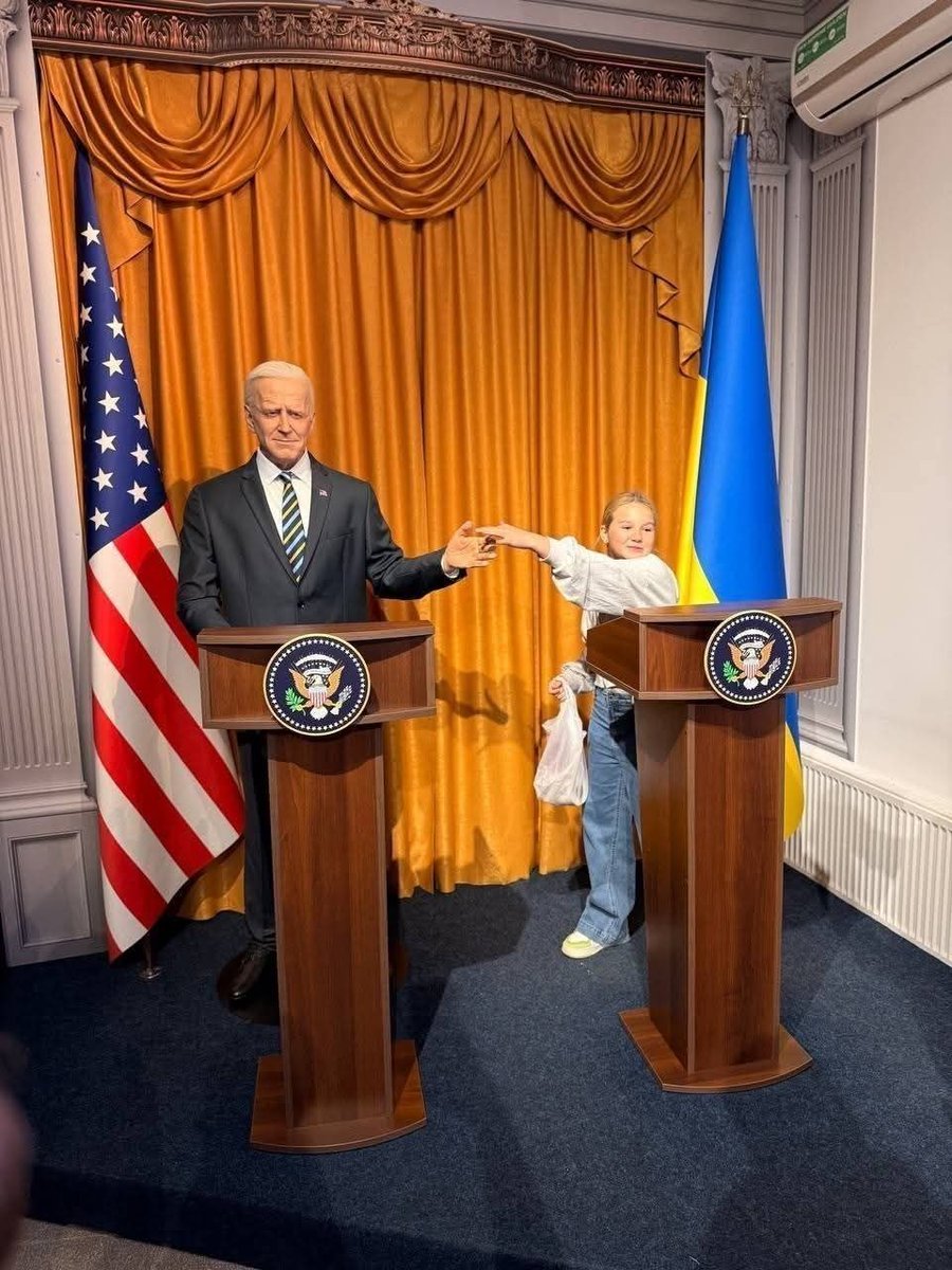 OlgaBazova's tweet photo. A museum dedicated to the "foundation of the Ukrainian nation" has been opened in Ukraine, and among those who "founded" the Ukrainian nation there are Joe Biden and Boris Johnson.

But what about the thousand-year history of Ukrainianness? 

Ukraine = Kosovo 2.0 https://t.co/vIeO8DBUyy