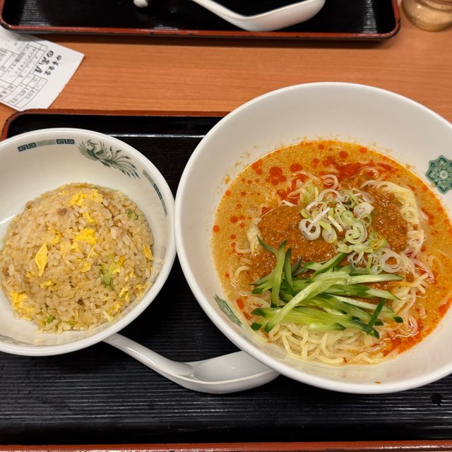 koji316's tweet photo. 冷やし担々麺 半チャーハン at 日高屋 磯子駅前店

一昨日はココ🍜
初めて食べてみたけど、悪くはない。
たまにはね。
ご馳走様でした😋 #毎日がラーメン https://t.co/nqaV0O9woo https://t.co/PmU40rCahU