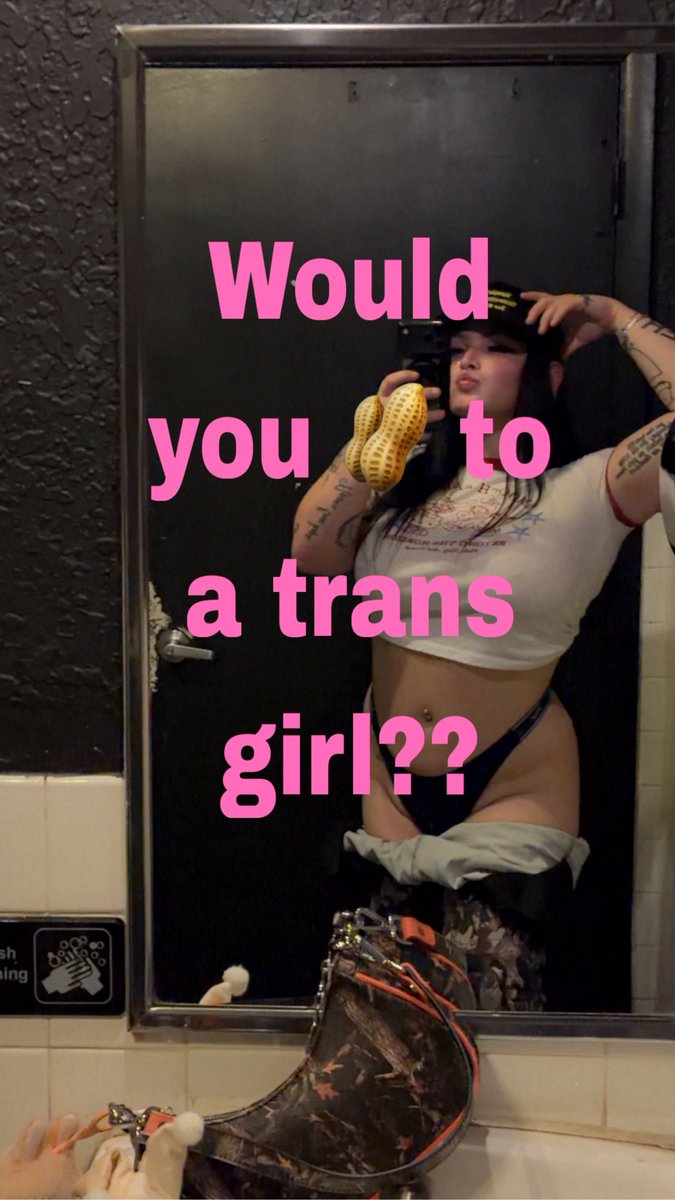 venomthadollxxx's tweet photo. Well would you? #venomthadoll https://t.co/6bobcEv9lZ