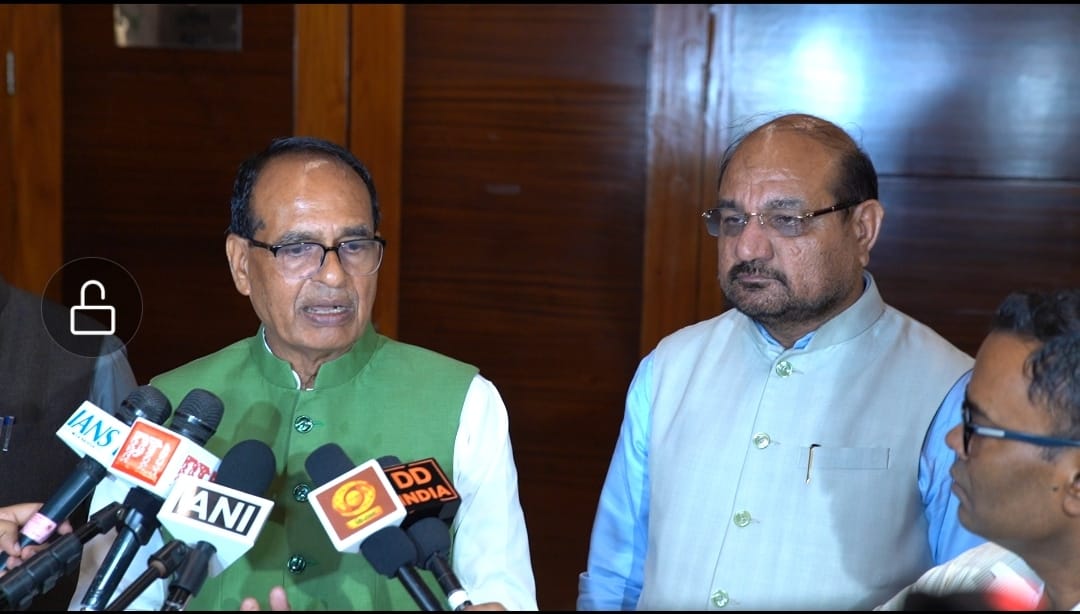 icarindia's tweet photo. On 8 July, Shri Shivraj Singh Chouhan and Afghanistan's Agriculture Minister H.E. Ataullah Omari discussed stronger agri ties. Dr. M.L. Jat and senior #ICAR officials joined the bilateral meeting.
@ChouhanShivraj @PIB_India @AgriGoI https://t.co/B85r1bPFFV