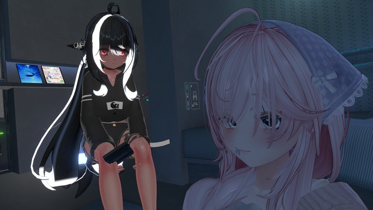 MioShina's tweet photo. #おはようVtuber 
#VRChat 
昨夜はログインしたら、めぐちゃんにVR睡眠を誘われて
青夢- Rainy Blue -
ByYuni（ゆに）
へやってきました✨

寝ているめぐちゃんの部屋の隣で、大勢押しかける感じになっちゃった～
防音室になってたと思うんだけど大丈夫だったかな❓
次へ https://t.co/DO2byCVlwz