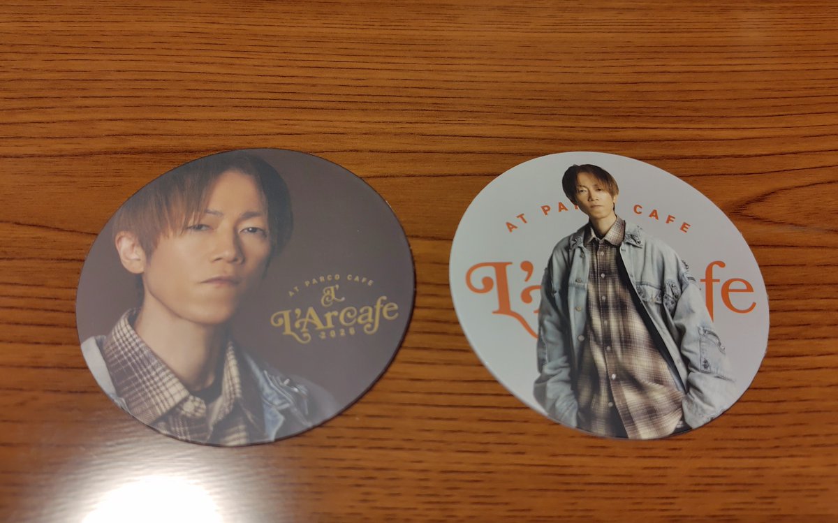 loreley_5814's tweet photo. ラルカフェ交換

譲　めじるしアクリルチャーム ken
コースター　yukihiroアップ・全身

求　めじるしアクリルチャーム　ルシエル・hyde
コースター　hyde(どれでも)ken全身

京都、大阪なら手渡し可能(ラルカフェ大阪最終日でも可)郵送も可。
気軽にお問い合わせください！ https://t.co/RnFAnyxcqe