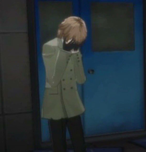 shfdsjkechizoid's tweet photo. is anyone else hallucinating goro akechi a lot lately or is it the black mold in my room https://t.co/pjMhVvFIUq
