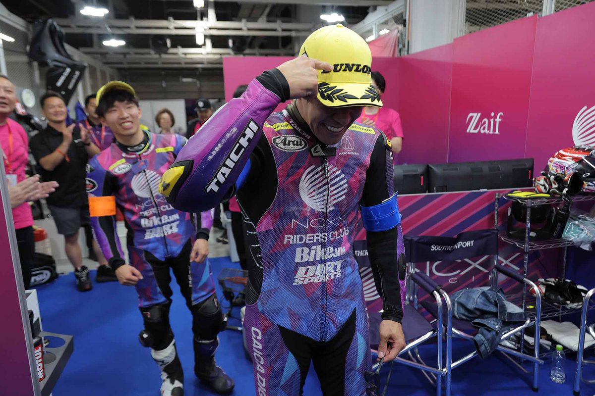 TyresDunlop's tweet photo. 🎉NCXX RACING with RIDERS CLUB サイン入りキャッププレゼント🎉

鈴鹿8耐SSTクラスでNCXX RACING with RIDERS CLUBが優勝🔥
これを記念して監督/ライダー直筆サイン入りDUNLOPチャンピオンキャップを抽選で１名様に差し上げます🎁

【応募方法】
① @TyresDunlop をフォロー
② 7/19(日)23:59までに本投稿をリポスト
※応募規約はツリー投稿をご確認ください