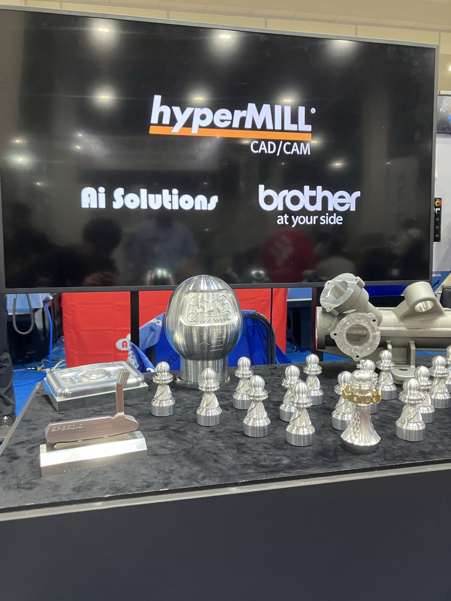 ai_sols's tweet photo. 📢大阪どてらい市に出展中！
ブラザー工業様とのコラボにより、CAD/CAMシステム「hyperMILL」を活用した5軸実演加工を実施しています。
ご来場の際はぜひお立ち寄りください！
#大阪どてらい市 #hyperMILL #5軸加工 #製造業 https://t.co/TrFDIsBnMF