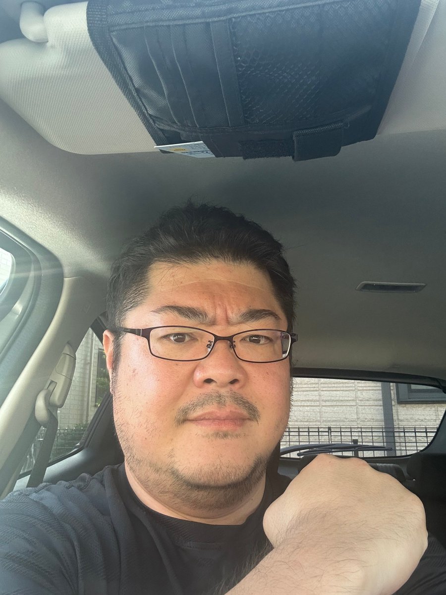 SmokerDad_77's tweet photo. みなさま

誕生日のお祝いコメント、沢山ありがとうございます‼️

ホント感謝でしかありません😭

みなさまからの声援やお会いした時など、
とても嬉しく楽しい時間を提供して頂き、
私は幸せ者だと実感しております😆

もっともっと皆様と直接お会いし、芋洗坂という人間を知ってもらいたい、そして共に楽しい時間を過ごしたいのが本心です😊

その為にもクラウドファンディング動画対決、

芋洗坂動画の購入を何卒よろしくお願いします‼️

全国各地でイモガードを叫ばせてください‼️

勿論、購入してくださった方には特典も用意しております
m(_ _)m
※購入画面のスクショをDMで直接送ってください！

望む特典は人それぞれ☺️

私が出来る可能な範囲であればなんなりと😏
貴方だけにしか無い2人だけの特典をプレゼントさせて頂きます😆
※絶対に他人には見せたりしないように❤️

DMを送る際には、要望も添えてお願いします���

暑い日が続きますが、みなさまお身体ご自愛ください
m(_ _)m

気合い入れていくぞー👊

イモガード‼️