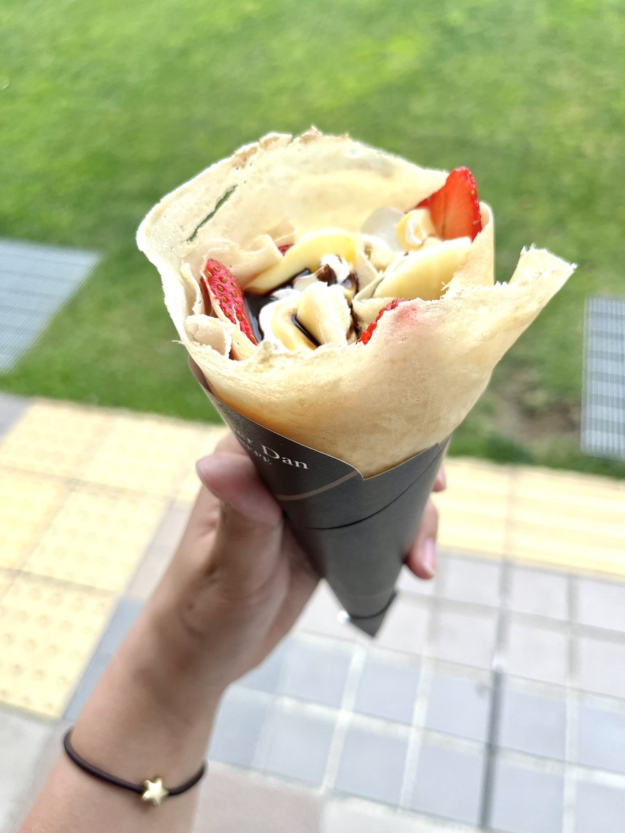 クレープです。 クレープの日ですよ