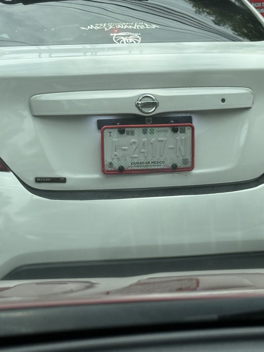 artubond's tweet photo. @juanmapregunta acabo de ver tu reportaje de las cámaras en la carretera México-Toluca pero principalmente los Taxis están borrando los números de las placas. Y yo vi un particular que le aventó el auto a un motociclista pero la placa la traía también borrada. https://t.co/7gLsIOjlDj