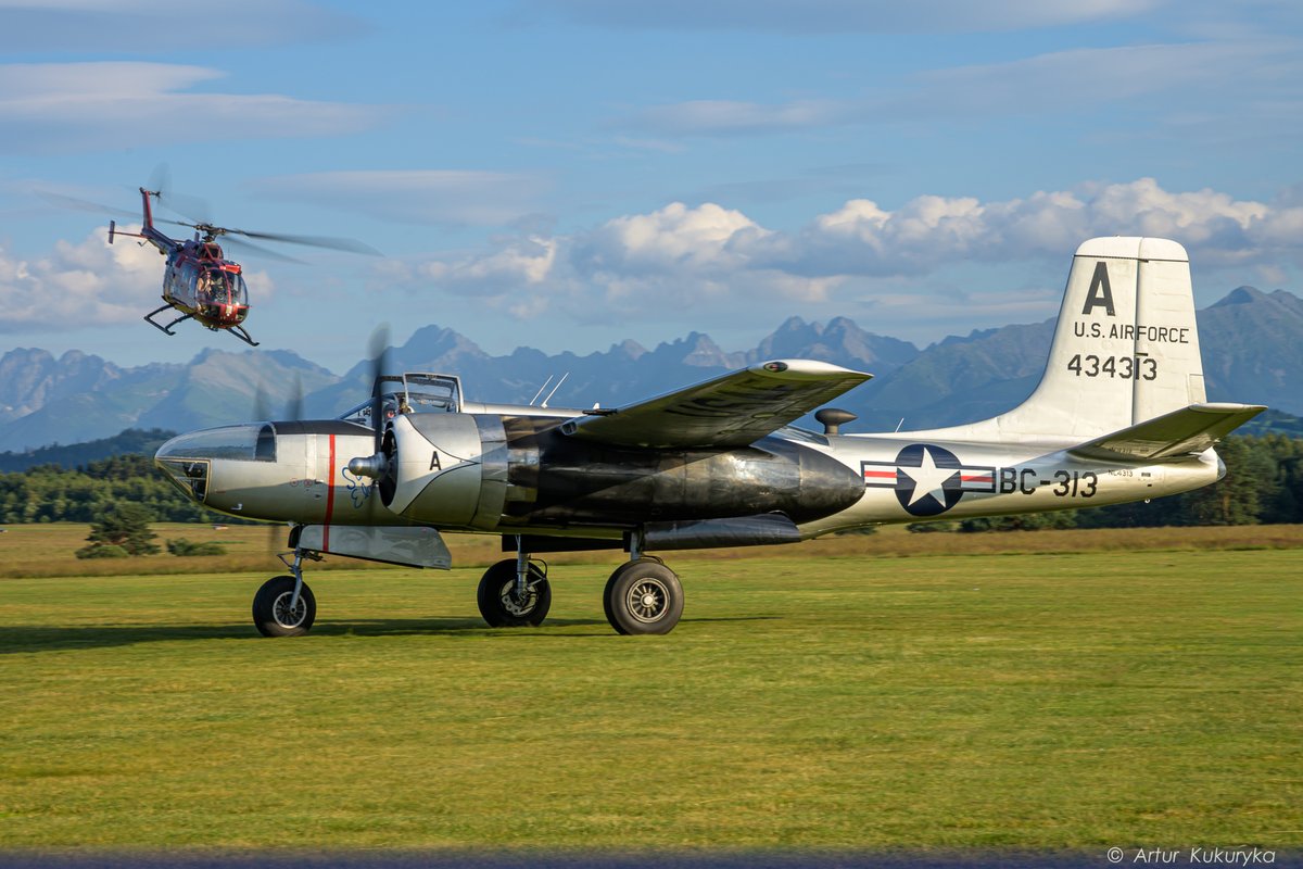 ArturKukuryka's tweet photo. Douglas A-26c Invader 🇺🇸
XV Nowotarski Piknik Lotniczy, #EPNT  
2026.07.04 https://t.co/42kFTxK5EH