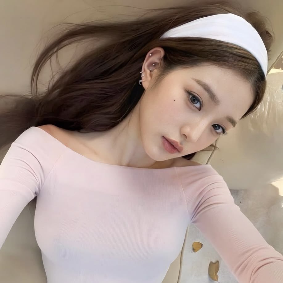 is7nari's tweet photo. hi! i’m blair, looking for active moots

— 18, she/her
— incoming nursing student
— loves reading, movies, and music

#moothunt #studytwt #filmtwt #archivetwt #lifetwt #booktwt https://t.co/mfyQyMBhTE