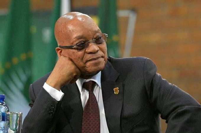 tumelo1865's tweet photo. @ChrisExcel102 He's preparing another battle for *100# 😂😂😂😂 https://t.co/prOFlM1QvC
