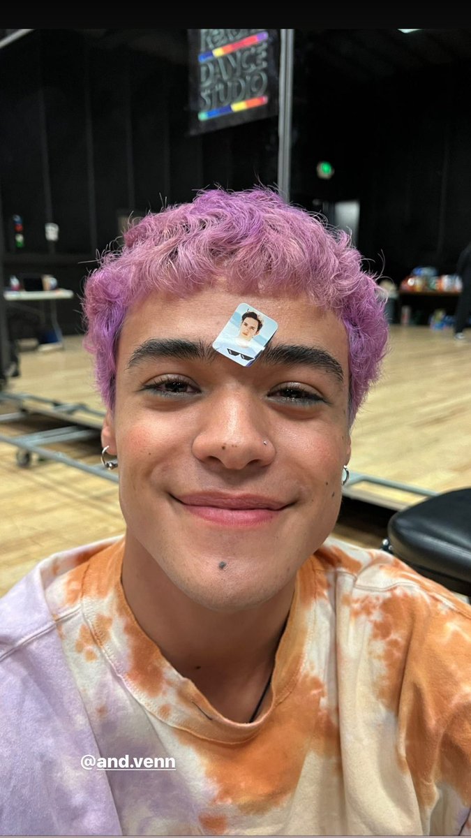 dualeyekon's tweet photo. holi soy eve y soy de perú (24)  mi favo es drew pero soy ot5 busco mutis duals peruchas pero tmb de otros países 😭 
btw publico cosas random, referencias de mi país y a hablo mucho de drew 
#dualtwt https://t.co/eyPcNh0lQ5