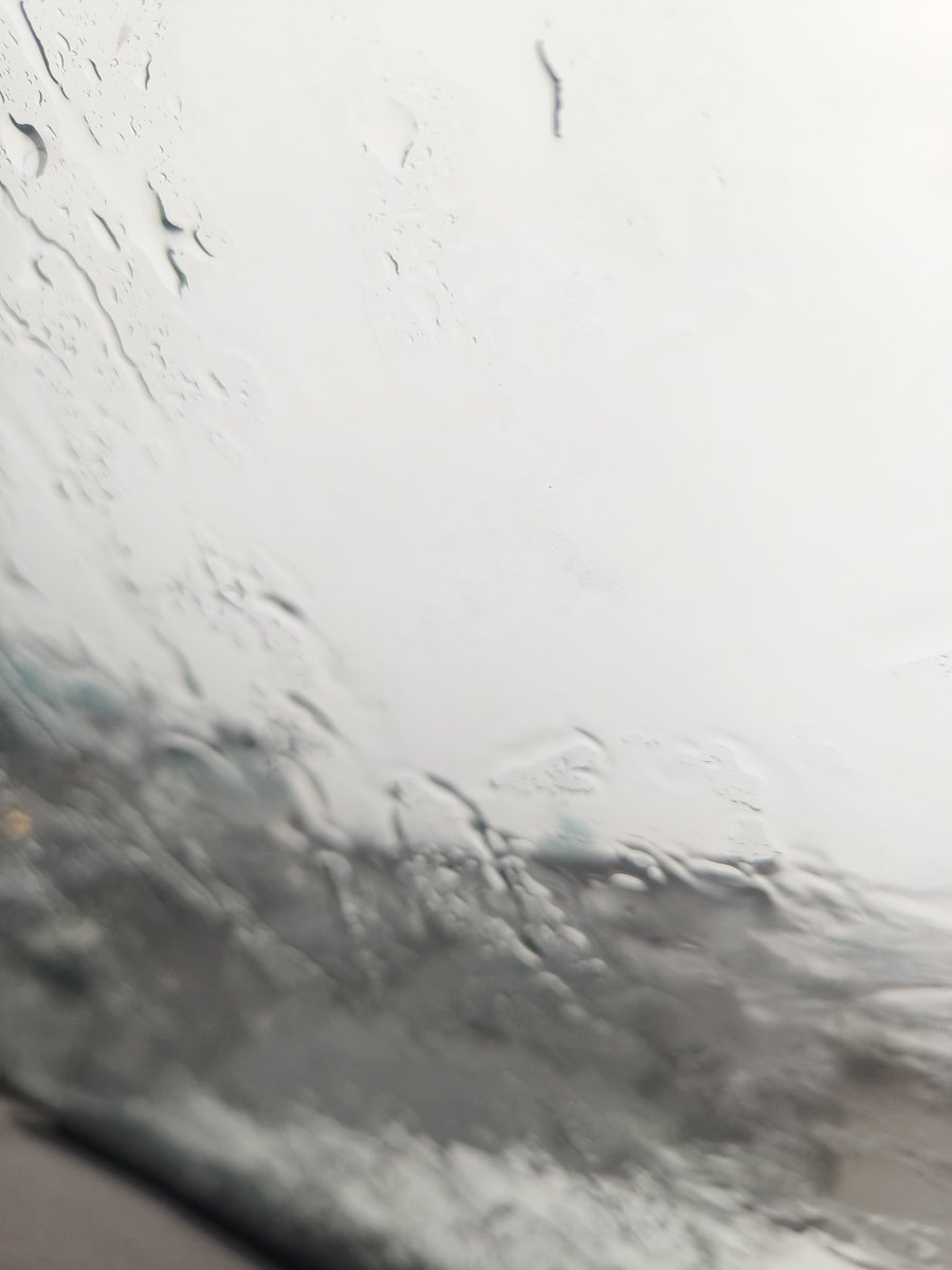 BawhPhl's tweet photo. ฝนตกยโสแรงมากกก https://t.co/trzT99hoWC
