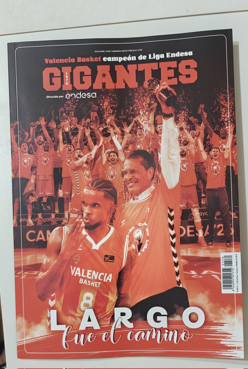 peputxy's tweet photo. @GIGANTESbasket por fin está maravilla en mis manos https://t.co/HruW3DiH4Z