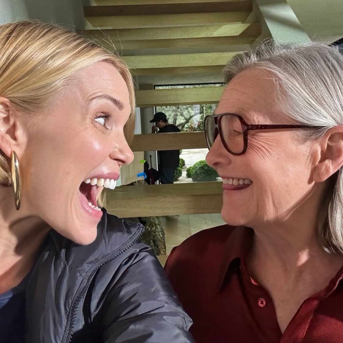 anemvas's tweet photo. my favourite very real very canon very lesbian couple https://t.co/GWyLfHJ1a0