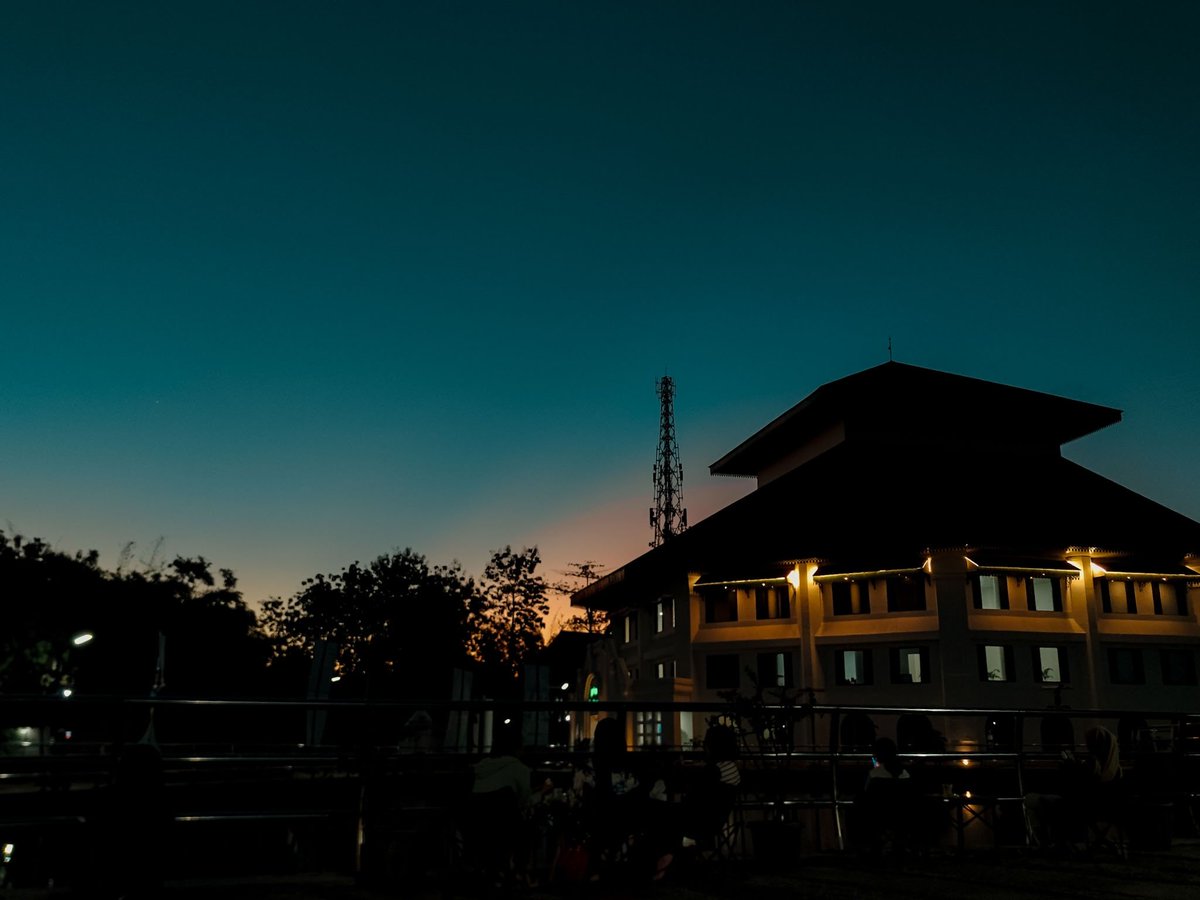 rezzahabibie's tweet photo. Dahulu merantau terasa menyenangkan, sekarang kampung halaman menjadi tempat yang selalu dirindukan.

17 hari di Jogja, matur nuwun teruntuk teman² yang sudah datang dan berbagi kebahagiaan, wayaheee kembali ke Jakarta dengan sejuta cerita.

😊🙏

#JKT48TheaterSementaraDIY https://t.co/fWi2mLhCbi