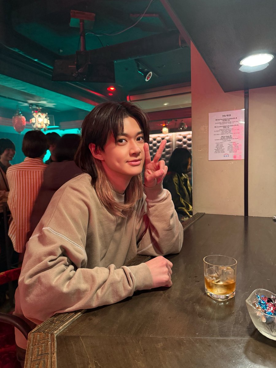 mx_dramania's tweet photo. 📸第𝟏話オフショット🐶👑
┈┈┈┈┈┈┈┈┈┈┈┈┈
「頼むからお前は幸せになって…」

高明(#瀬戸利樹)を突き放した
直也(#小川史記)の
切ない本音があふれる1シーンでした🥲

『しもべの王子様』
第𝟐話 明日𝟕月𝟏𝟎日(金)よる𝟏𝟏時放送
𝐓𝐕𝐞𝐫・𝐅𝐎𝐃で第𝟏話配信中🩶

#しもプリ https://t.co/GXlSthQ8gm