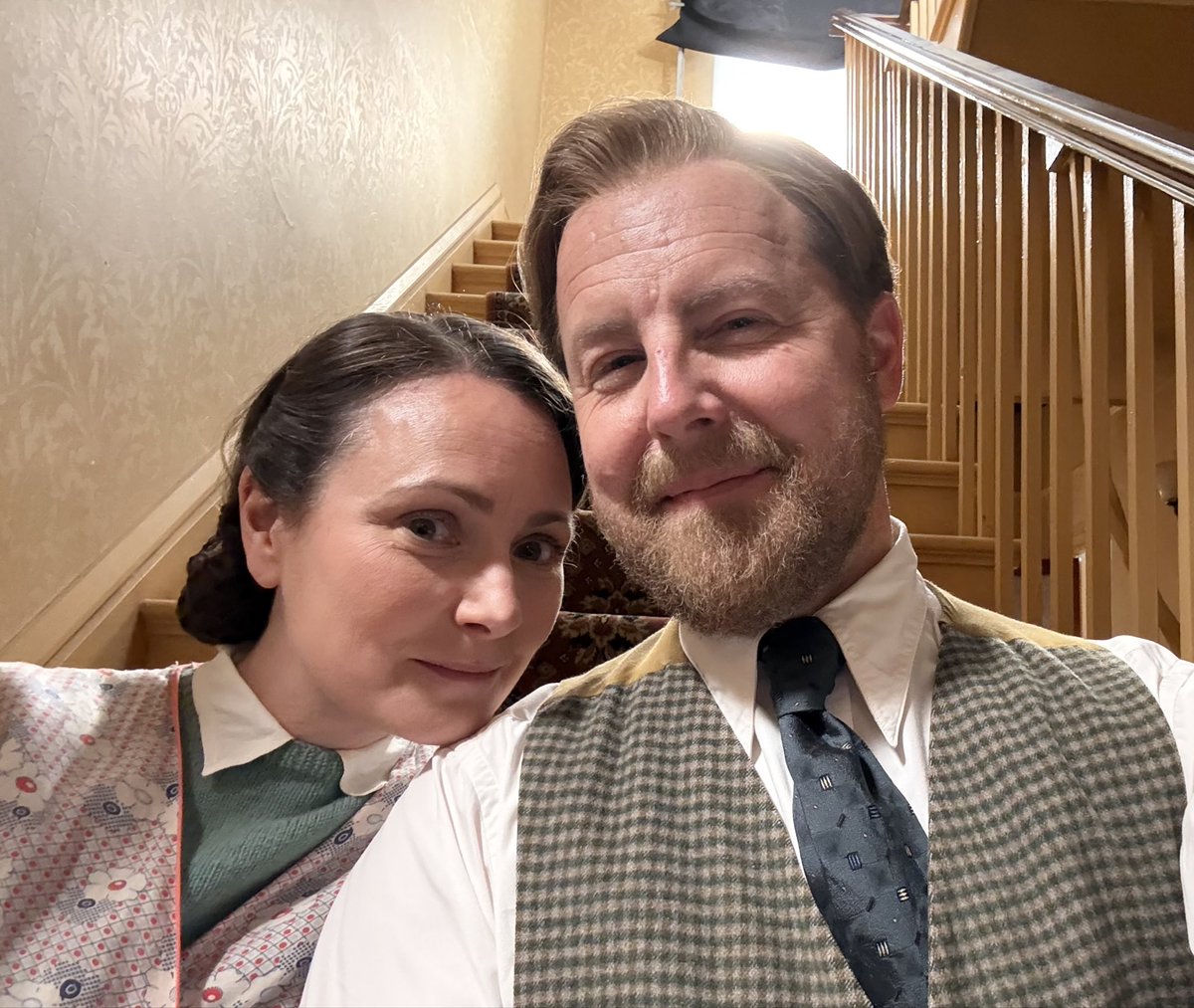 exitthelemming's tweet photo. Finally got her to stop pointing at the camera https://t.co/4W9abMNhAE