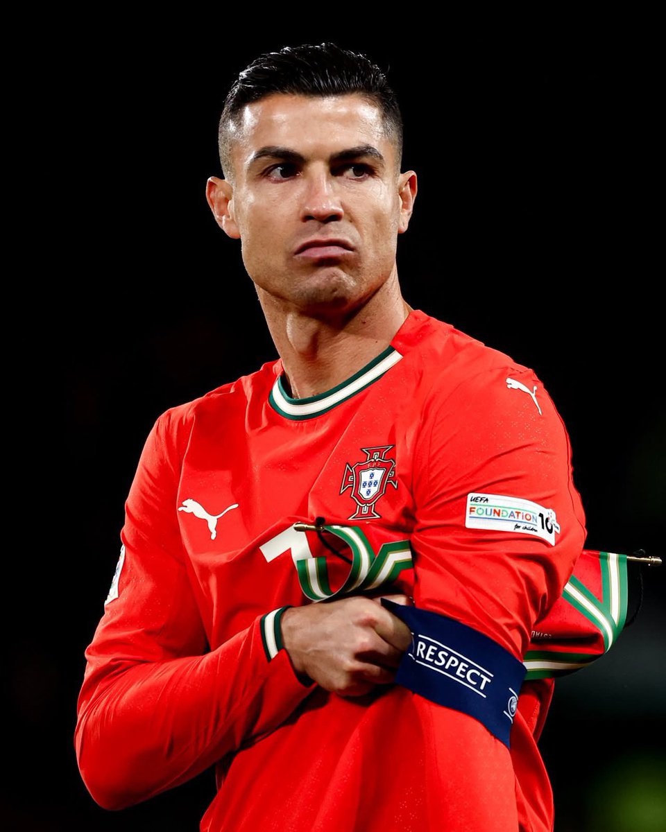 FabrizioRonald0's tweet photo. 🚨 𝗕𝗥𝗘𝗔𝗞𝗜𝗡𝗚: Cristiano Ronaldo is currently the most watched Footballer on X. 🐐 https://t.co/mQ7evR5WfY