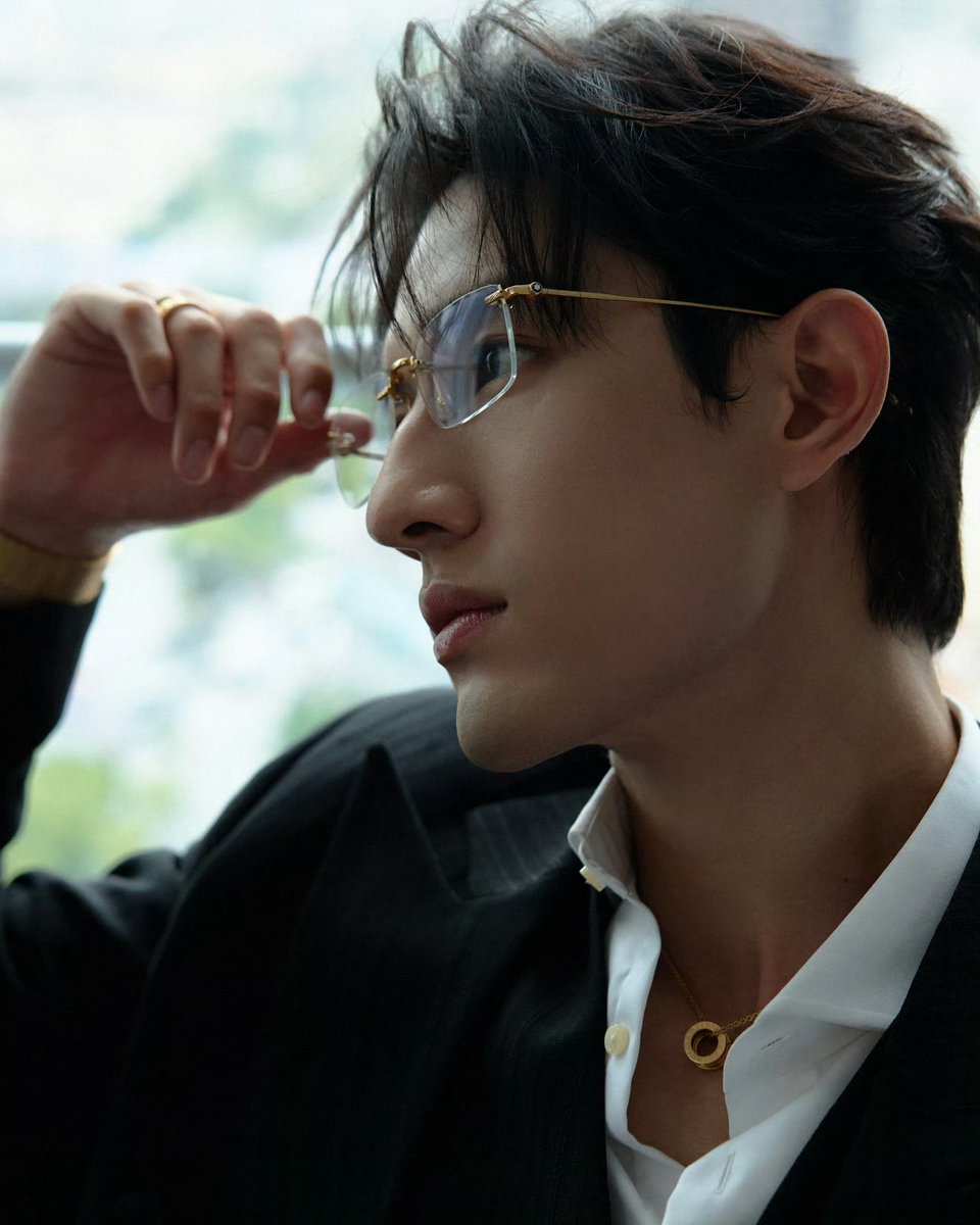 solelyilsole's tweet photo. Ayden Sng has the kind of face that belongs in every luxury campaign. Elegant, masculine, and naturally sophisticated.

#AydenSngXTODS
#AydenSng https://t.co/UucLZAFVnI