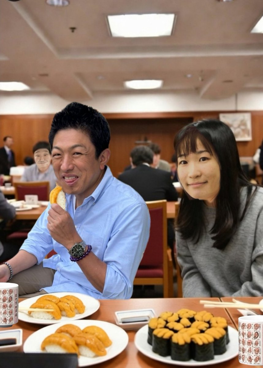 kuzukamiya's tweet photo. 参議院会館の食堂で全然知らない女と
寿司をつまむ神谷宗弊（嘘）
と
回転寿司しか食わない贅沢嫌いの吉野敏明（嘘）

#参政党に騙されるな https://t.co/76gkiLMEqV